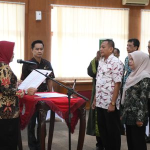 Sekda Lantik 2 Pejabat Administrator Dinpendukcapil dan Inspektorat di Purbalingga