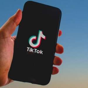 Mengungkap Misteri Teknologi TikTok: Algoritma Canggih dan Strategi yang Menggetarkan Amerika